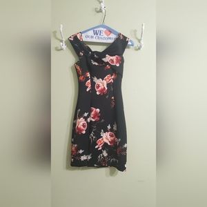 LIKE NEW GUESS MINI DRESS